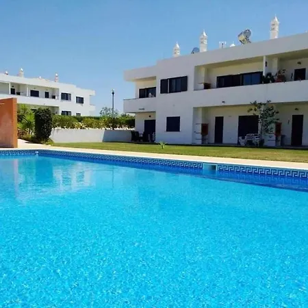 Pool View Apartment By Stay-Ici, Algarve Holiday Rental * Pera
