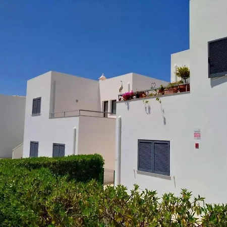Pool View Apartment By Stay-Ici, Algarve Holiday Rental Apartment Pera